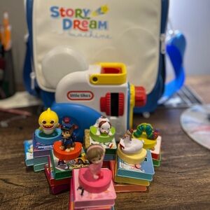 Little Tikes Story Dream Machine, Case and story sets